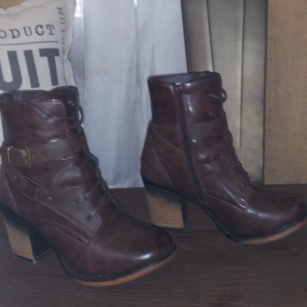 Lace up faux leather boots
